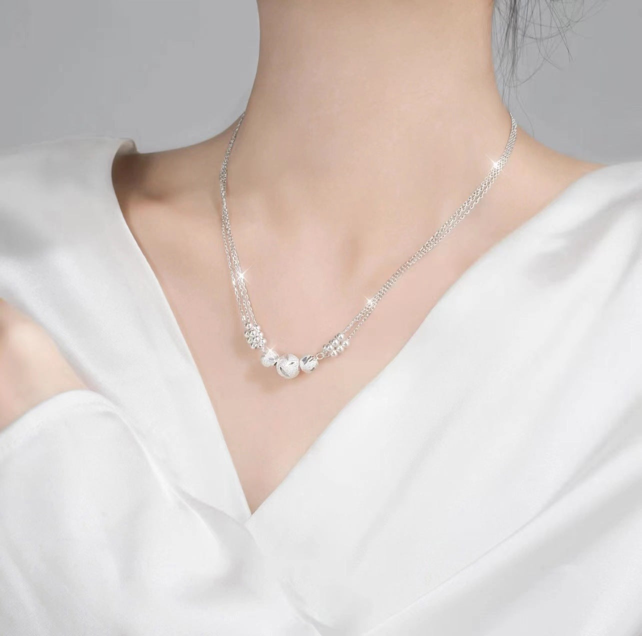 🔥【Compra uno, llévate otro gratis】🔥✨Collar ligero y lujoso + pulsera de cuentas de la suerte-E